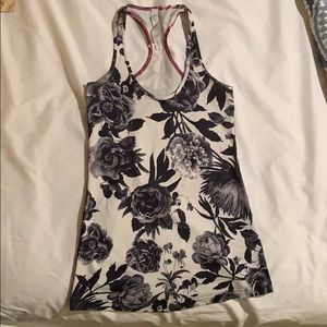 Lululemon tank